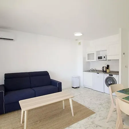Beautiful With Sea View / 21 Apartment